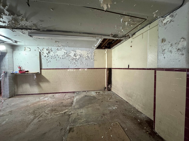 More Photos Of 1207 Hollins St, Baltimore Industrial For Sale