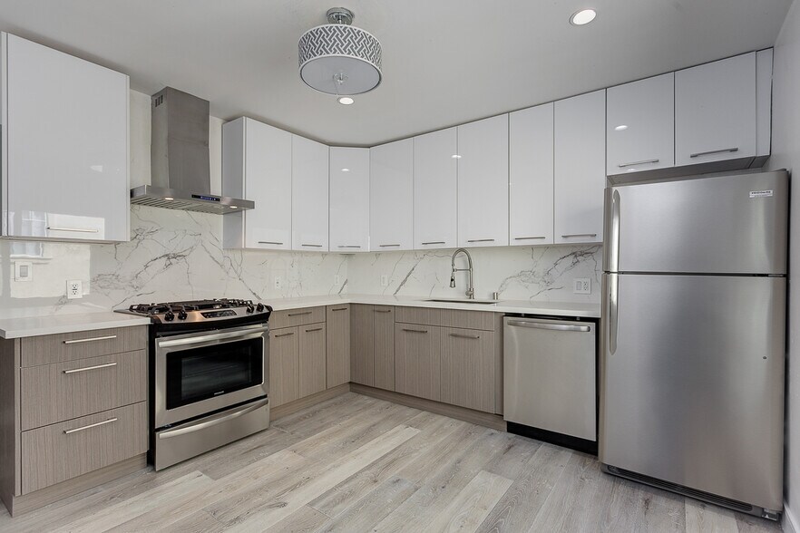 More Photos Of 5427 Carlton Way, Los Angeles Apartments For Sale