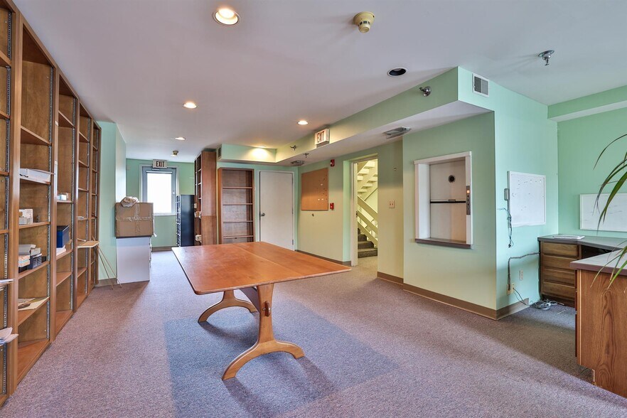 More Photos Of 2029 Madison Rd, Cincinnati Storefront Retail Residential For Sale