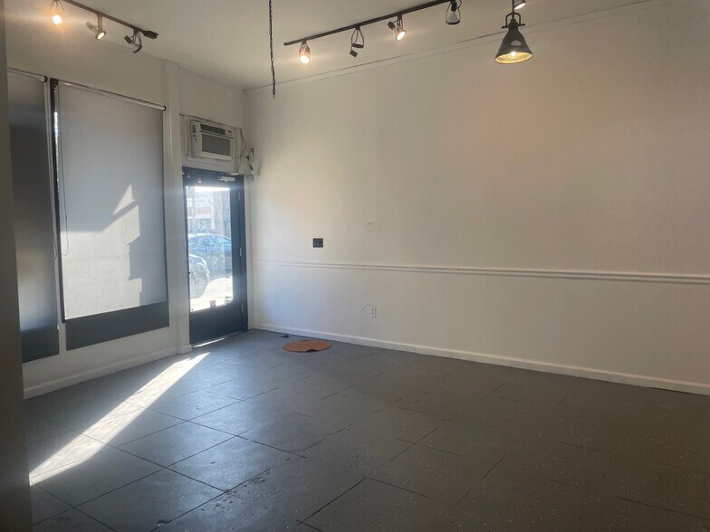 More Photos Of 161-163 S Crescent Heights Blvd, Los Angeles General Retail For Sale