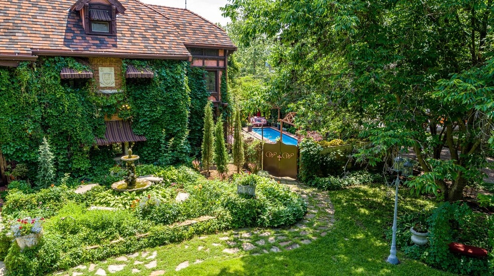 More Photos Of 1272 SW Fillmore St, Topeka Hospitality For Sale