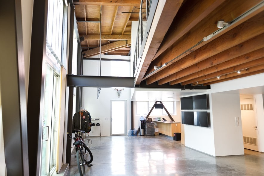 More Photos Of 2100 Abbot Kinney Blvd, Venice Office For Lease