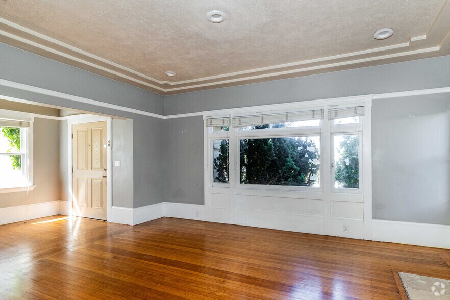 More Photos Of 5476 Vicente Way, Oakland Apartments For Sale