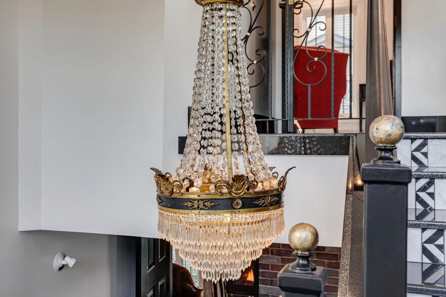 More Photos Of 11833 102 Ave NW, Edmonton Medical For Sale