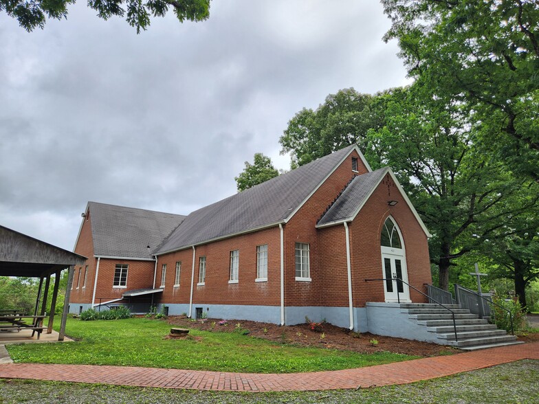 Primary Photo Of 401 Whipping Creek Rd, Gladys Specialty For Sale