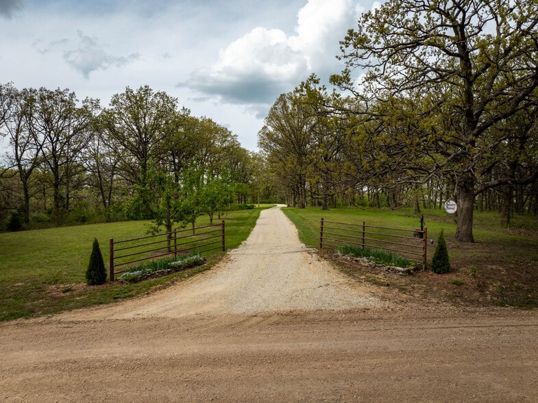 More Photos Of 129 Vaughan Rd, Eldon Lodge Meeting Hall For Sale