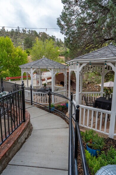 More Photos Of 2516 Willow Creek Rd, Prescott Freestanding For Sale