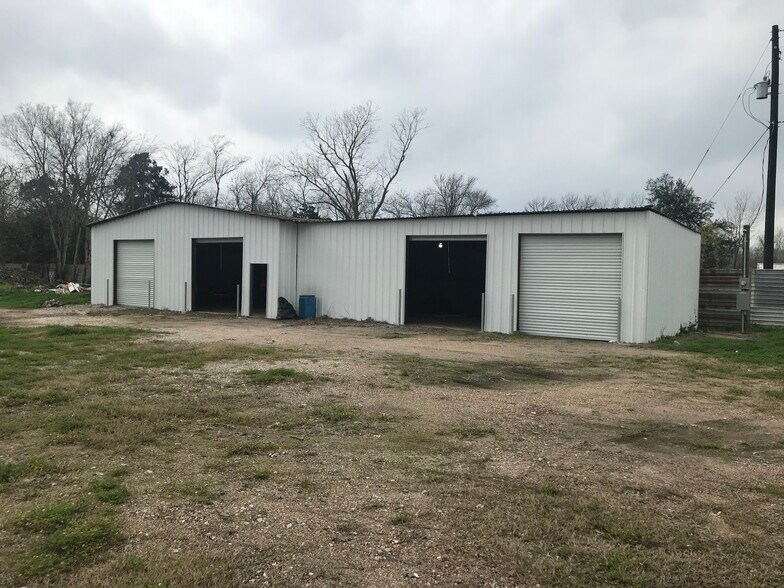 Primary Photo Of 10300 Burden St, Houston Industrial For Lease