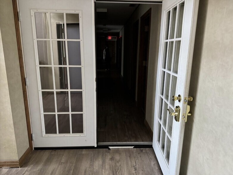 More Photos Of 2124 N 25th St, Waco Medical For Sale