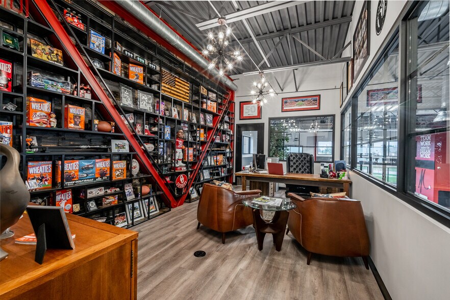 More Photos Of 205 SE 22nd St, Bentonville Office For Sale