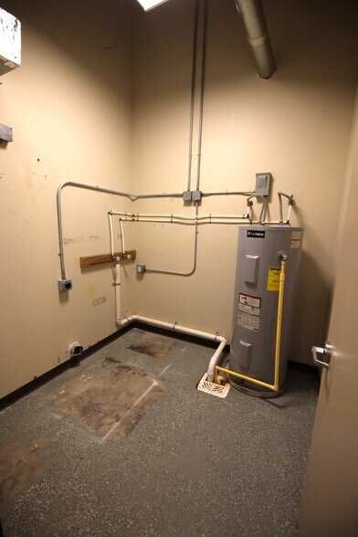 More Photos Of 401 Industrial, Nash Warehouse For Lease