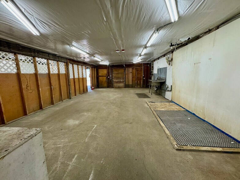 More Photos Of 405 S National Ave, Bremerton Service For Sale