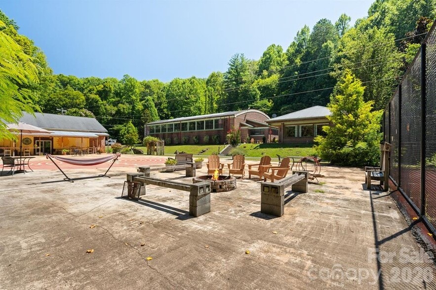 More Photos Of 504 Mountain View School Rd, Robbinsville Hotel For Sale