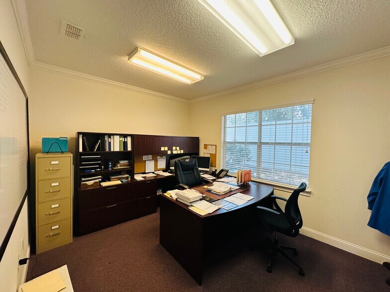 More Photos Of 12443 San Jose Blvd, Jacksonville Office For Lease