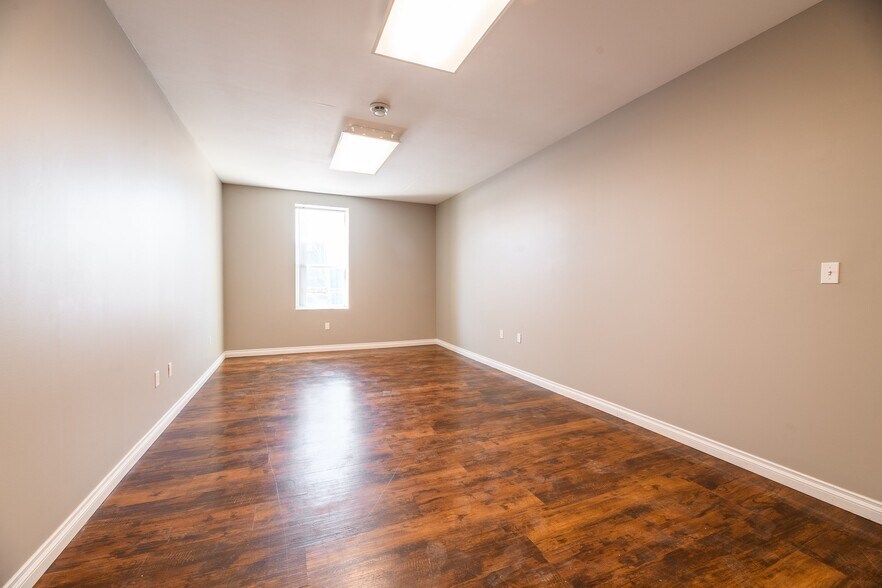 More Photos Of 260 Centre St, Petrolia Warehouse For Sale