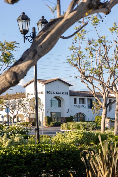 More Photos Of 1746 S Victoria Ave, Ventura Unknown For Lease