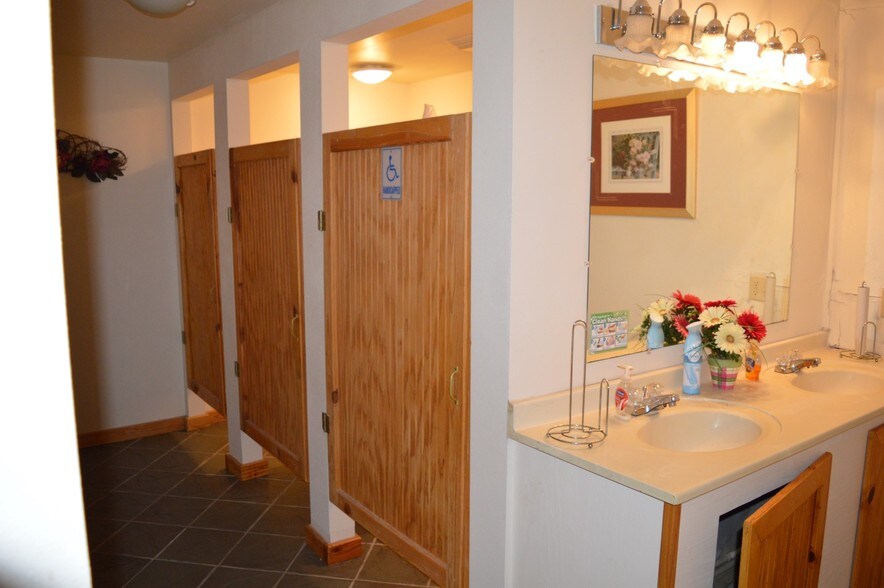 More Photos Of 31647 Highway 377, Whitesboro Light Manufacturing For Lease