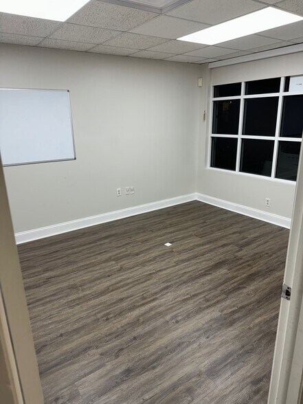 More Photos Of 12900-12940 SW 133rd Ct, Miami Office Residential For Lease