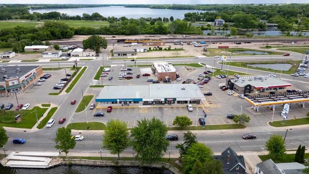 More Photos Of 132-160 Bridge Ave, Albert Lea Restaurant For Lease