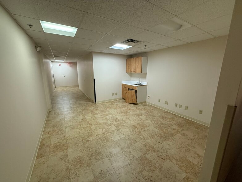 More Photos Of 6400 E Broad St, Columbus Medical For Sale