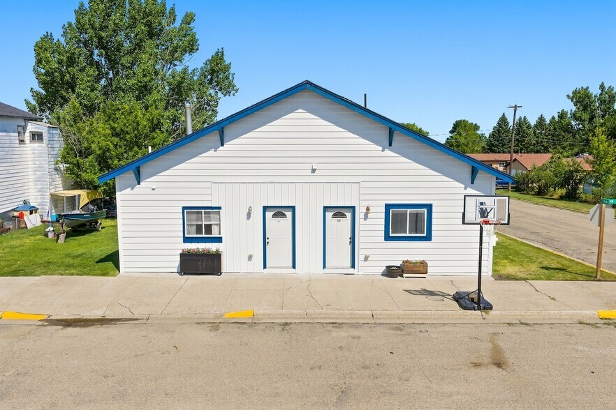 Primary Photo Of 316-318 Main St, Glenburn Apartments For Sale