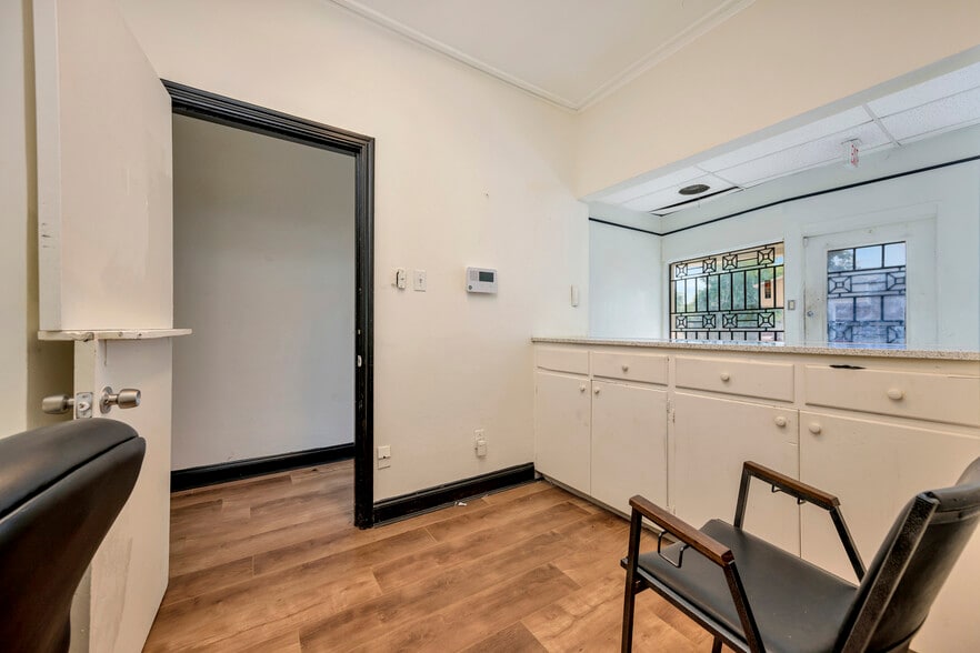 More Photos Of 2200 Evans Ave, Fort Worth Medical For Sale