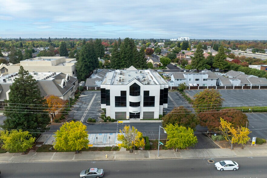 Primary Photo Of 1501 Oakdale Rd, Modesto Medical For Lease