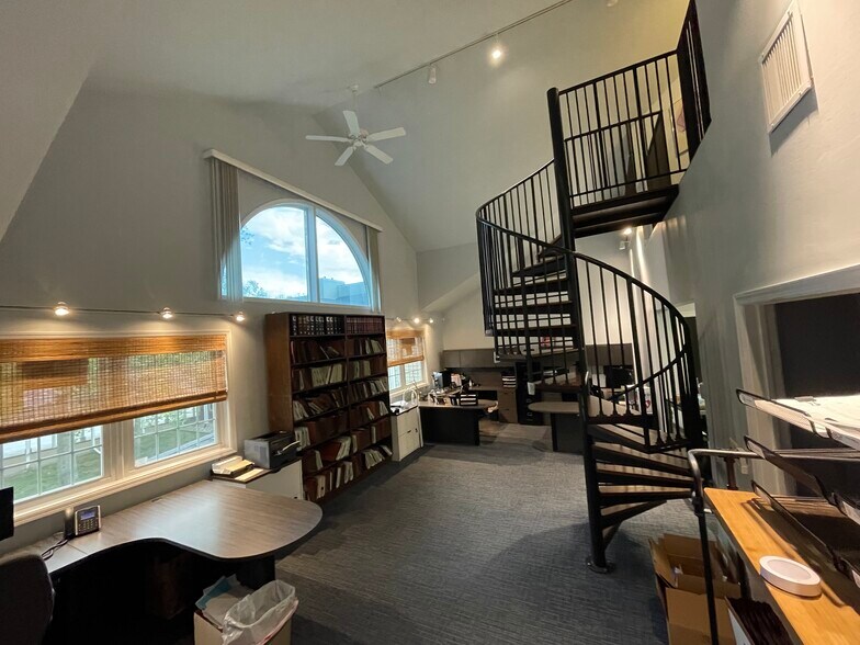 More Photos Of 256 Columbia Tpke, Florham Park Medical For Lease