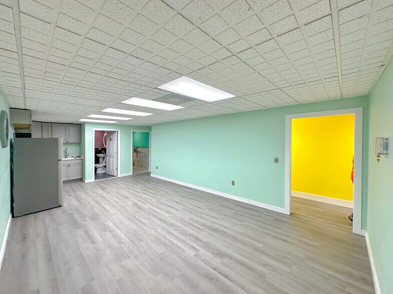 More Photos Of 532 International Pl, Rockledge Warehouse For Lease