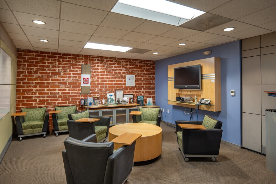 More Photos Of 48 S Chester Ave, Pasadena Office For Sale