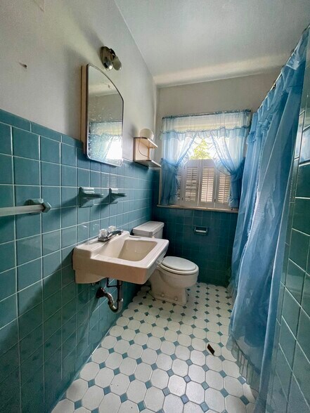 More Photos Of 1810 US Highway 17, Williamston Flex For Sale