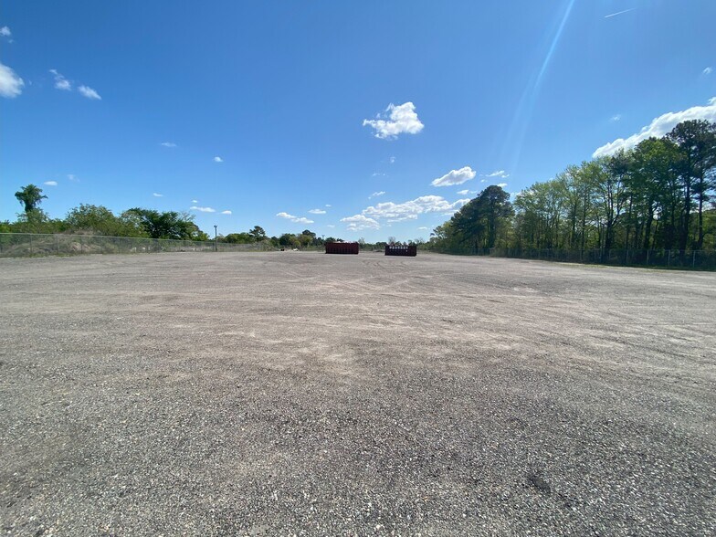 More Photos Of 961 Michael Dr, Chesapeake Warehouse For Lease