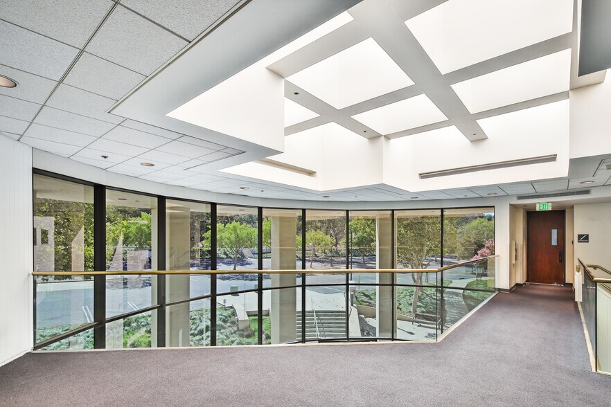 More Photos Of 30801 Agoura Rd, Agoura Hills Research And Development For Lease