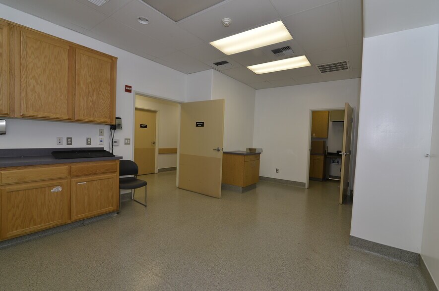 More Photos Of , Bakersfield Office For Sale