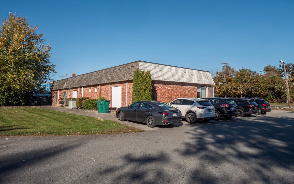 More Photos Of 1120 Aquidneck Ave, Middletown Office For Sale