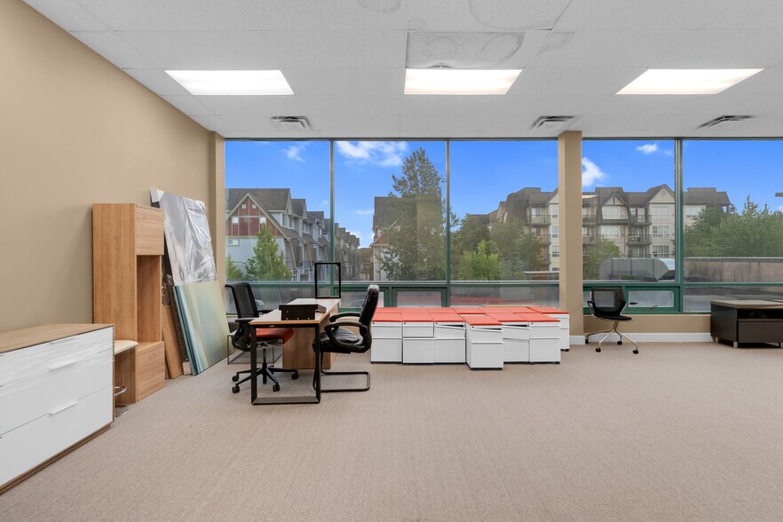 More Photos Of 9288 120 St, Surrey Storefront Retail Office For Lease