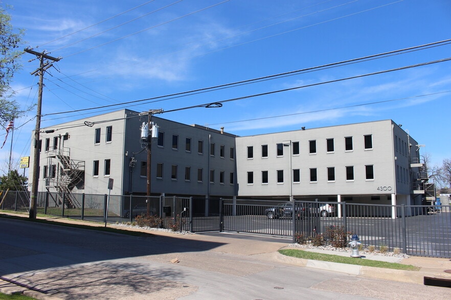 More Photos Of 4300 N Central Expy, Dallas Office For Lease