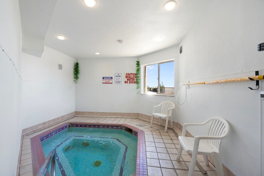 More Photos Of 430 E Route 66, Williams Hotel For Sale