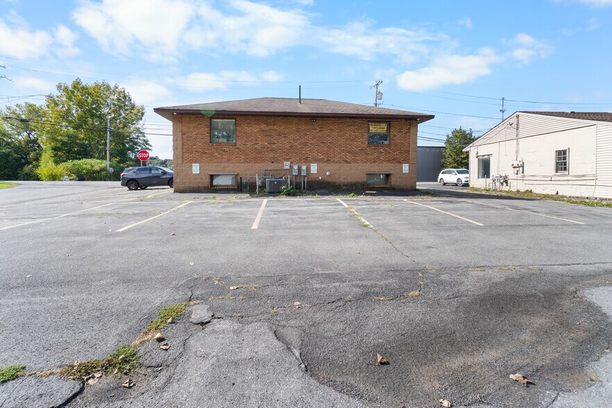 More Photos Of 151 N 2nd St, Fulton Office For Sale
