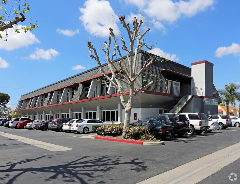 More Photos Of 2230 W Chapman Ave, Orange Medical For Lease
