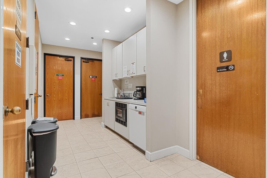 More Photos Of 1400 N Dutton Ave, Santa Rosa Medical For Sale