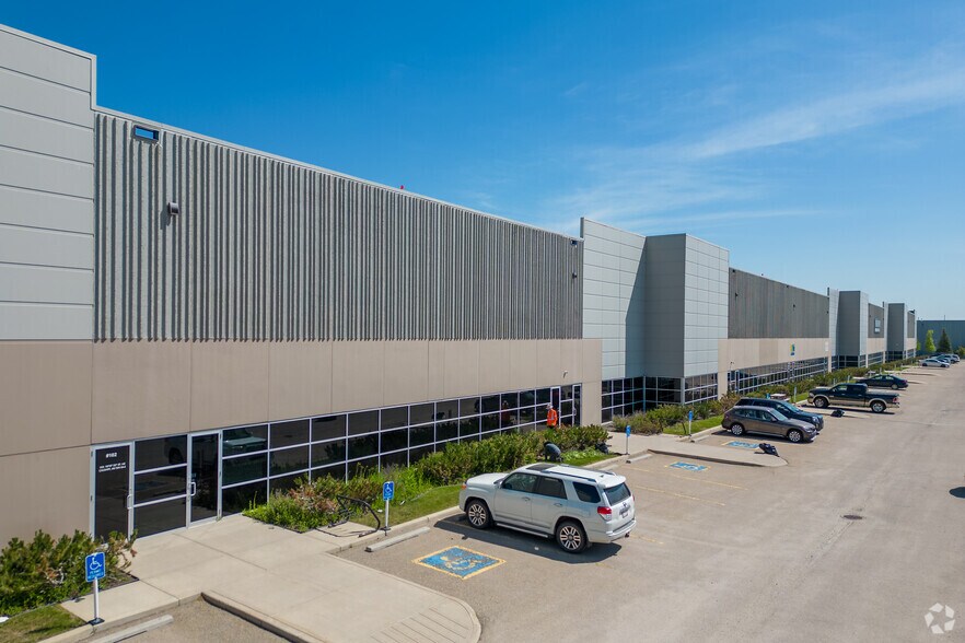 More Photos Of 10707 25th St NE, Calgary Warehouse For Lease