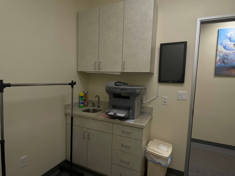 More Photos Of 200 Joe Figueres Ave SUITE 340 (UNIT 312), San Jose Medical For Sale