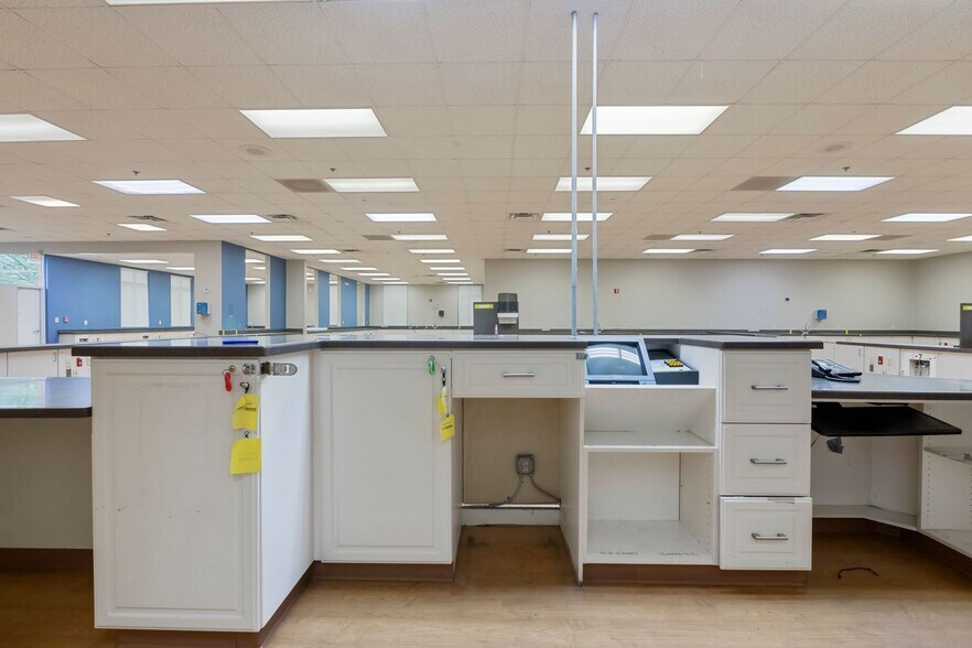 More Photos Of 1922 K M Wicker Memorial Dr, Sanford Medical For Lease