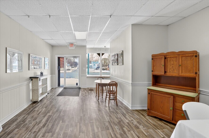 More Photos Of 135 E Main St, Woodville Storefront Retail Residential For Sale