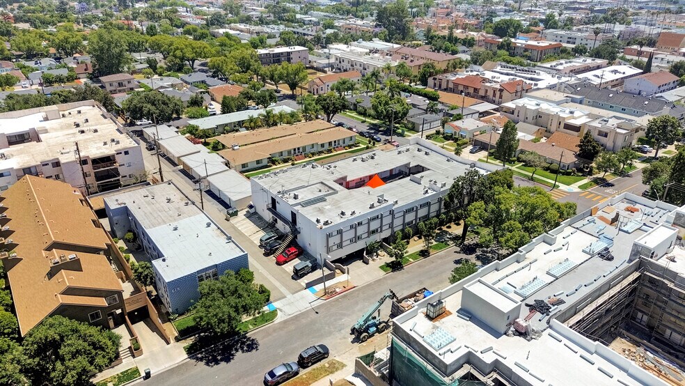 More Photos Of 700 S 6th St, Burbank Apartments For Sale