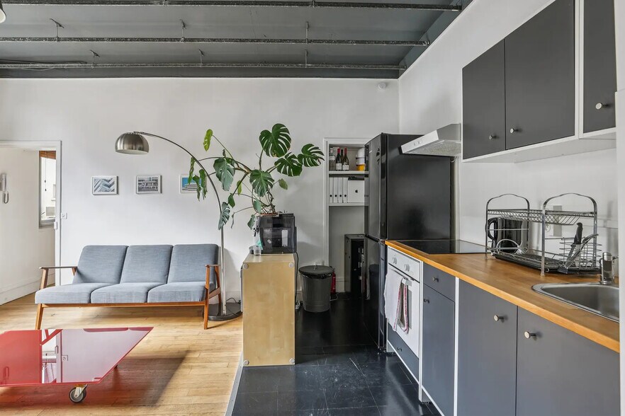 More Photos Of 20 Rue Marx Dormoy, Paris Office For Sale
