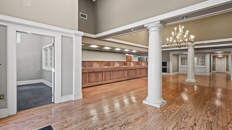 More Photos Of 112 N Jefferson St, Athens Bank For Lease