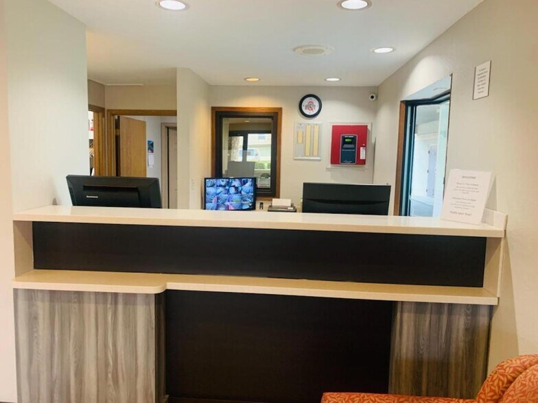 More Photos Of 1313 W Saint James Lutheran Way, Columbus Hotel For Sale