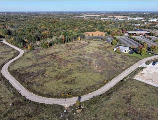More Photos Of 5177 Corporate Woods Dr, Kalamazoo Distribution For Lease